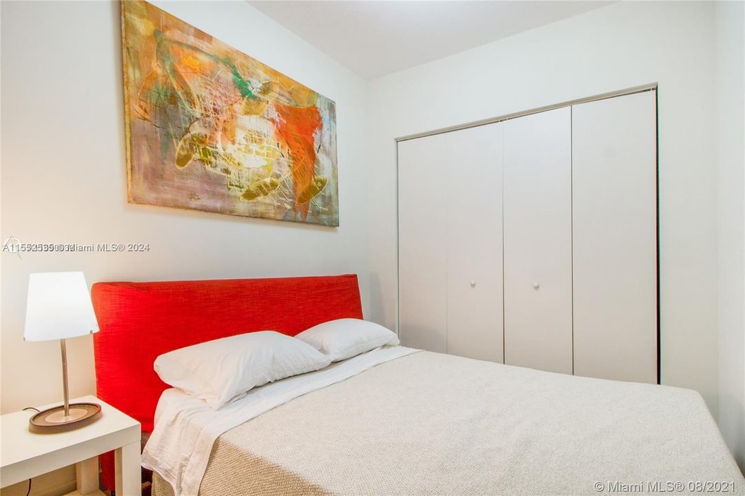 Recently Rented: $4,500 (2 beds, 2 baths, 979 Square Feet)