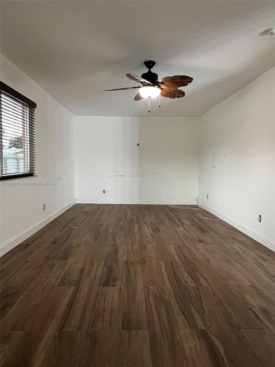 Recently Sold: $460,000 (3 beds, 1 baths, 1378 Square Feet)