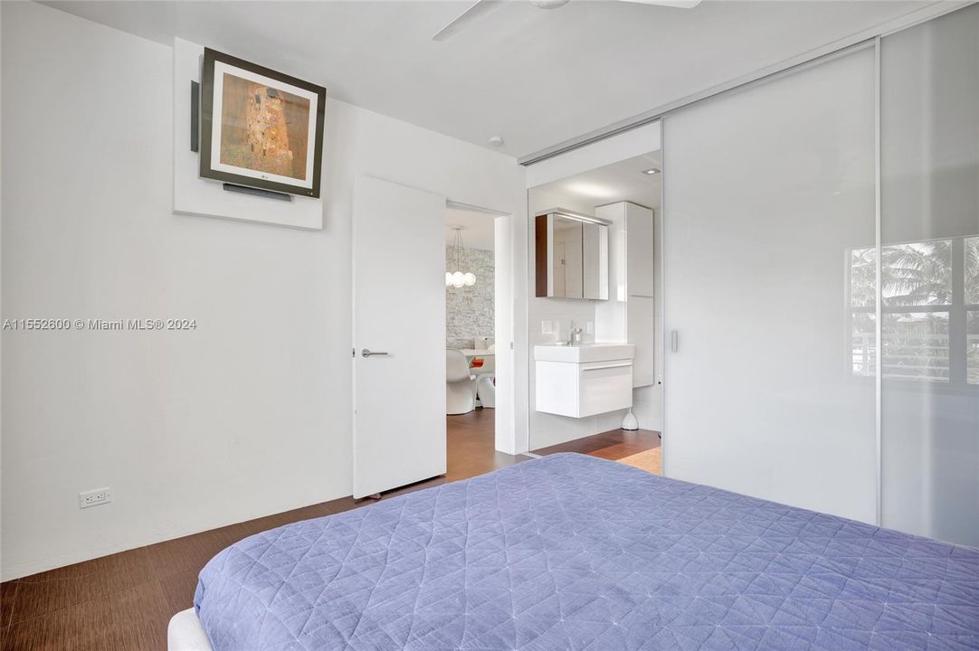 最近售出: $430,000 (2 贝兹, 2 浴室, 1000 平方英尺)