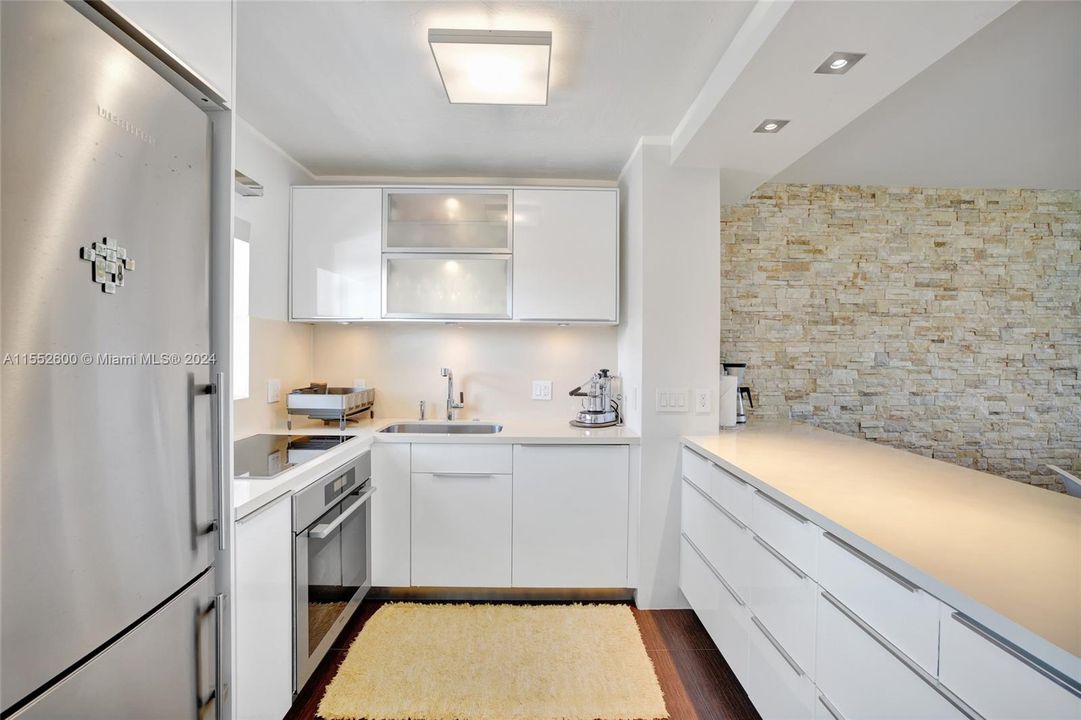 最近售出: $430,000 (2 贝兹, 2 浴室, 1000 平方英尺)