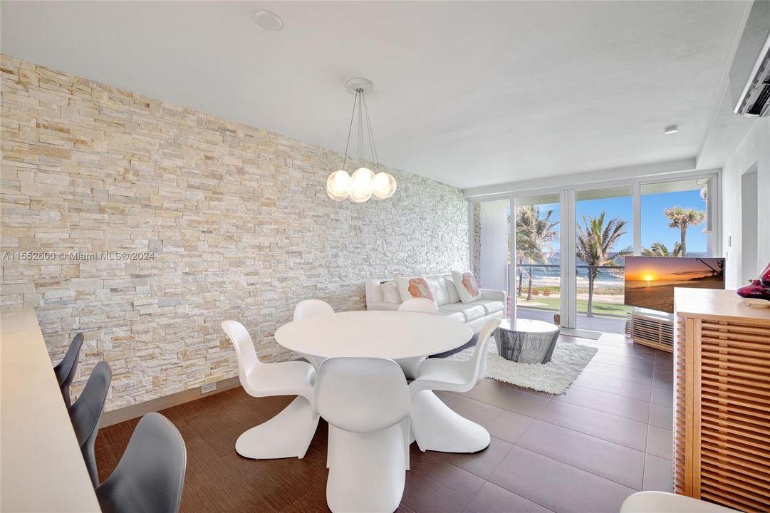 最近售出: $430,000 (2 贝兹, 2 浴室, 1000 平方英尺)