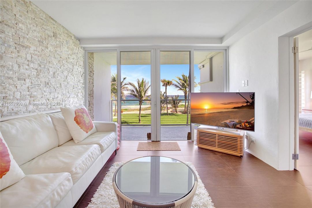 最近售出: $430,000 (2 贝兹, 2 浴室, 1000 平方英尺)