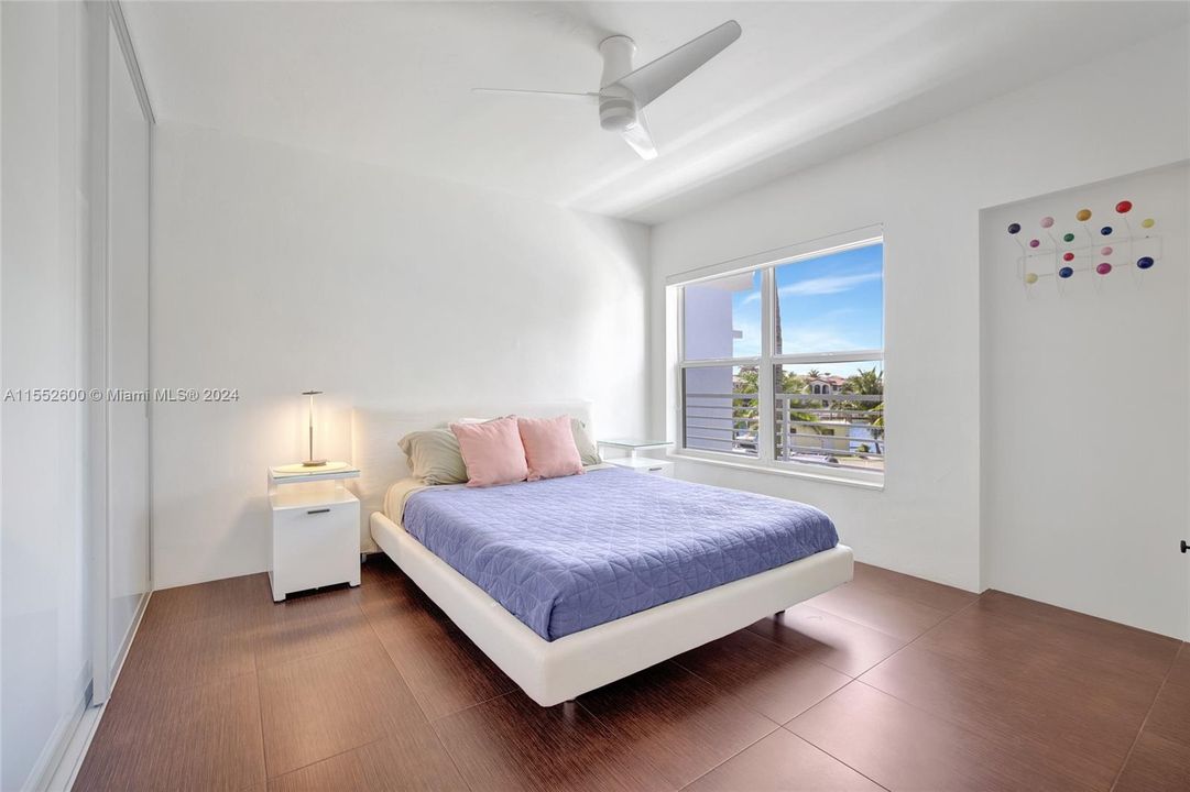 最近售出: $430,000 (2 贝兹, 2 浴室, 1000 平方英尺)