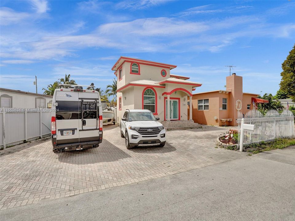 For Sale: $949,000 (0 beds, 0 baths, 2686 Square Feet)