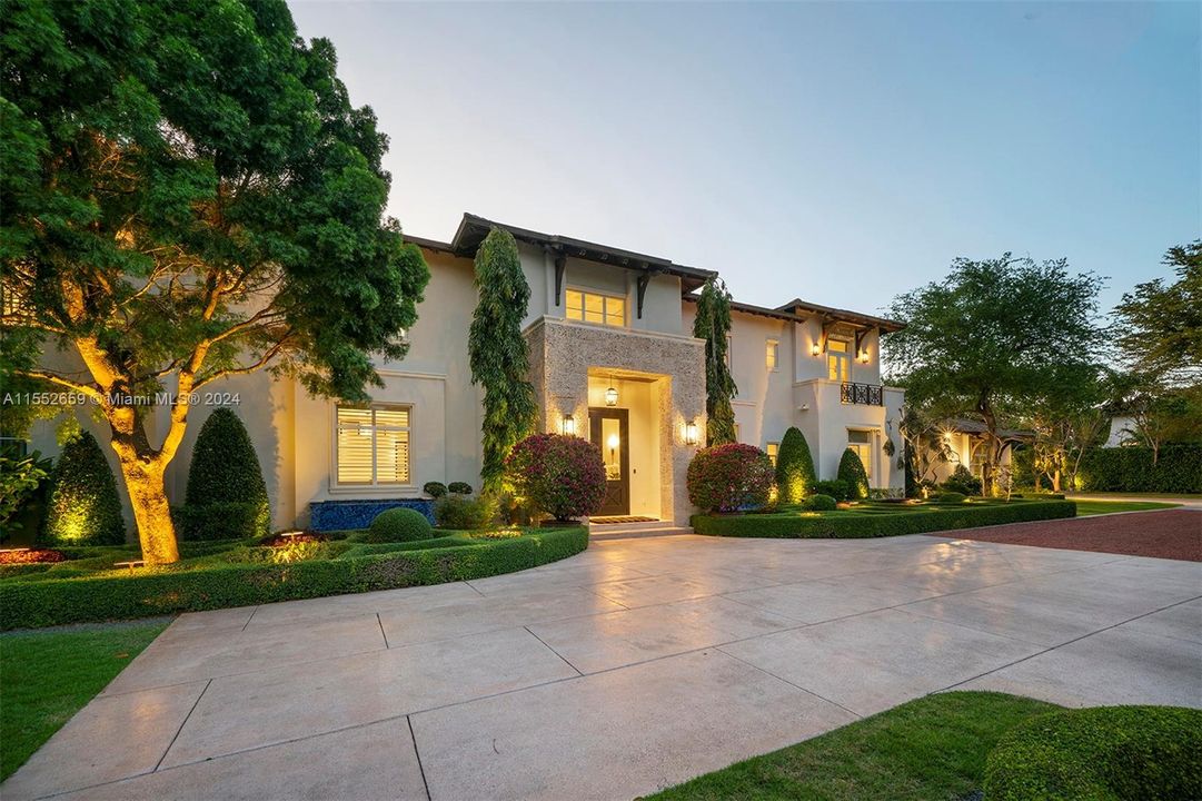 For Sale: $8,749,000 (6 beds, 6 baths, 7255 Square Feet)