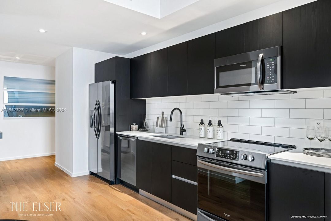 For Sale: $1,200,000 (1 beds, 1 baths, 509 Square Feet)