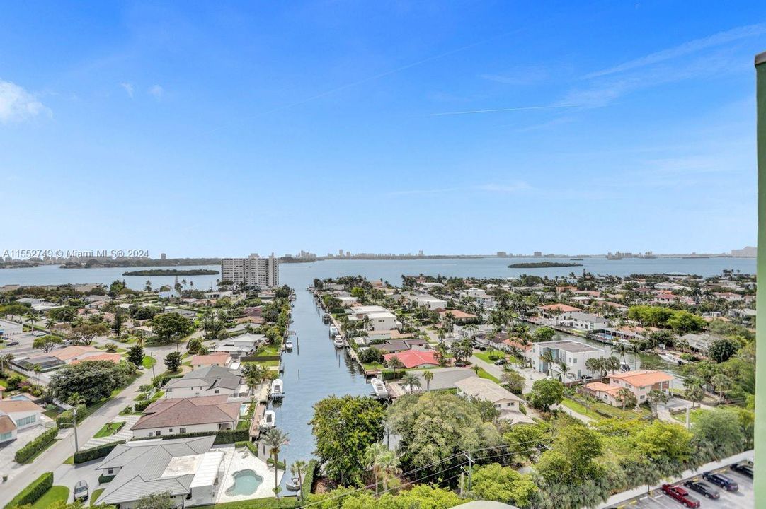 For Sale: $749,000 (2 beds, 2 baths, 2252 Square Feet)