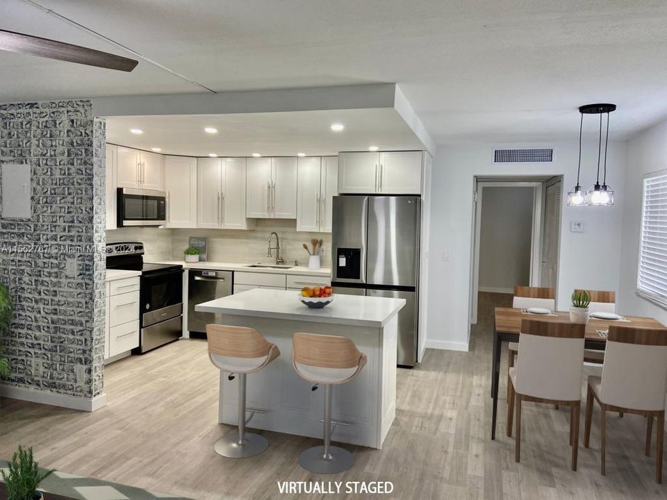 Recently Rented: $1,650 (1 beds, 1 baths, 726 Square Feet)