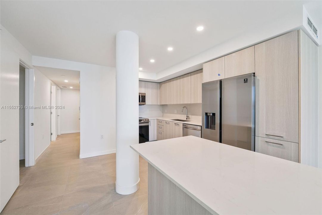 Active With Contract: $5,236 (2 beds, 2 baths, 1319 Square Feet)