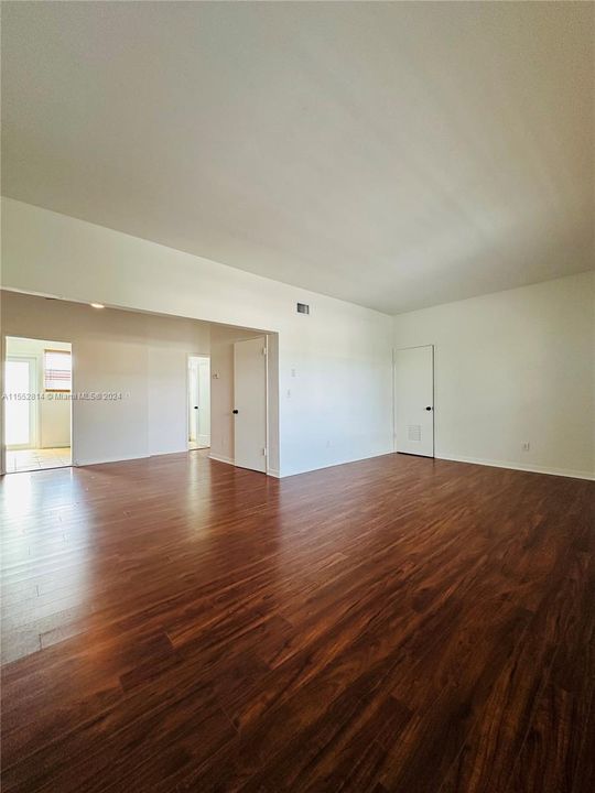 Recently Rented: $2,075 (1 beds, 1 baths, 950 Square Feet)