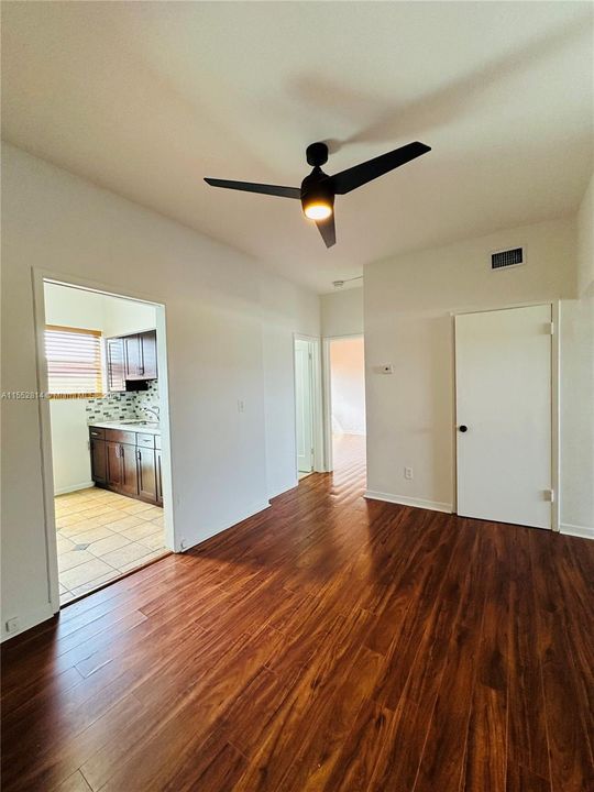 Recently Rented: $2,075 (1 beds, 1 baths, 950 Square Feet)