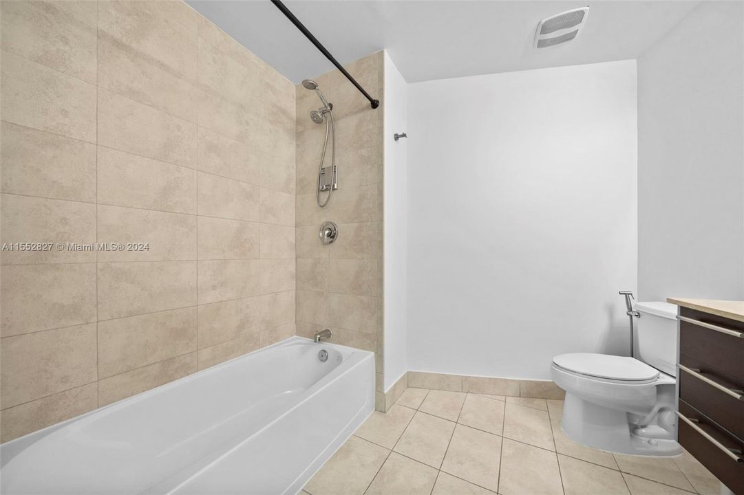最近售出: $679,000 (2 贝兹, 2 浴室, 1162 平方英尺)