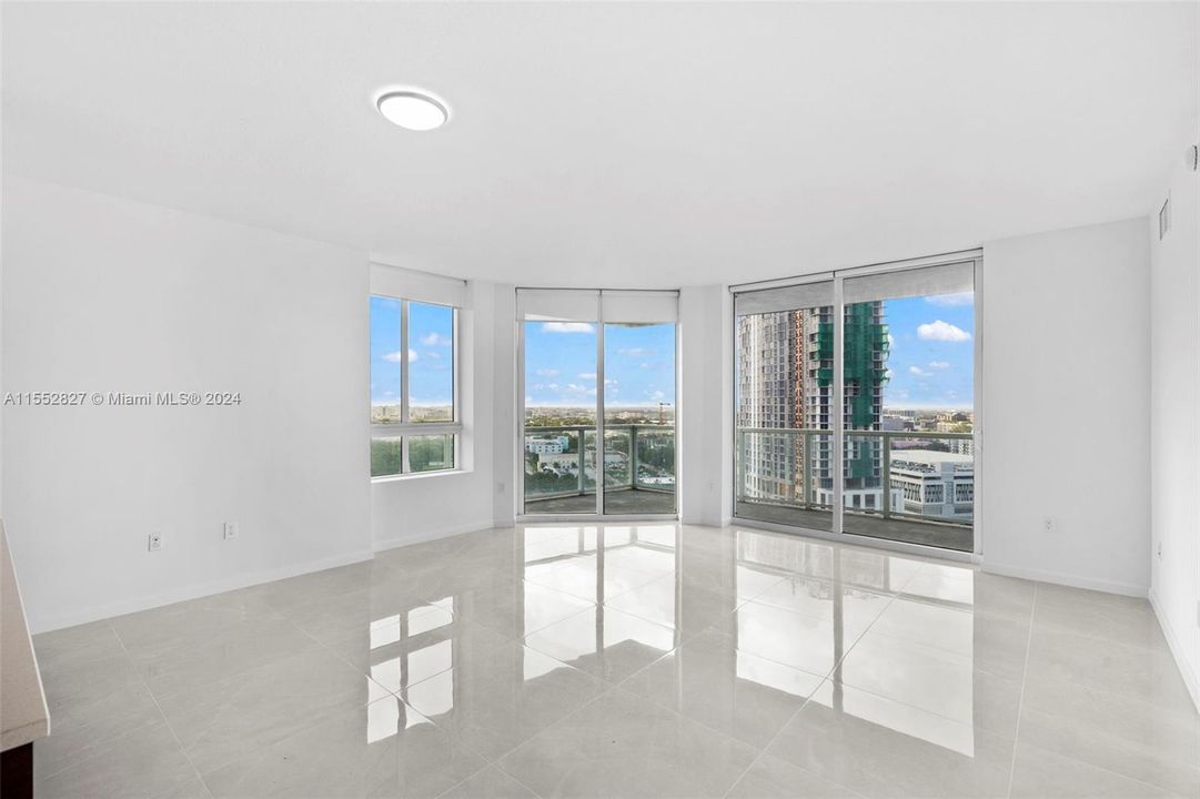 Recently Sold: $679,000 (2 beds, 2 baths, 1162 Square Feet)