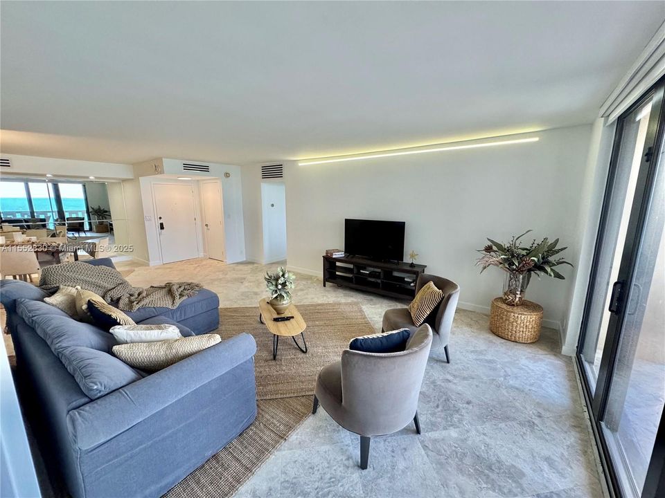 待售: $1,650,000 (2 贝兹, 2 浴室, 1409 平方英尺)