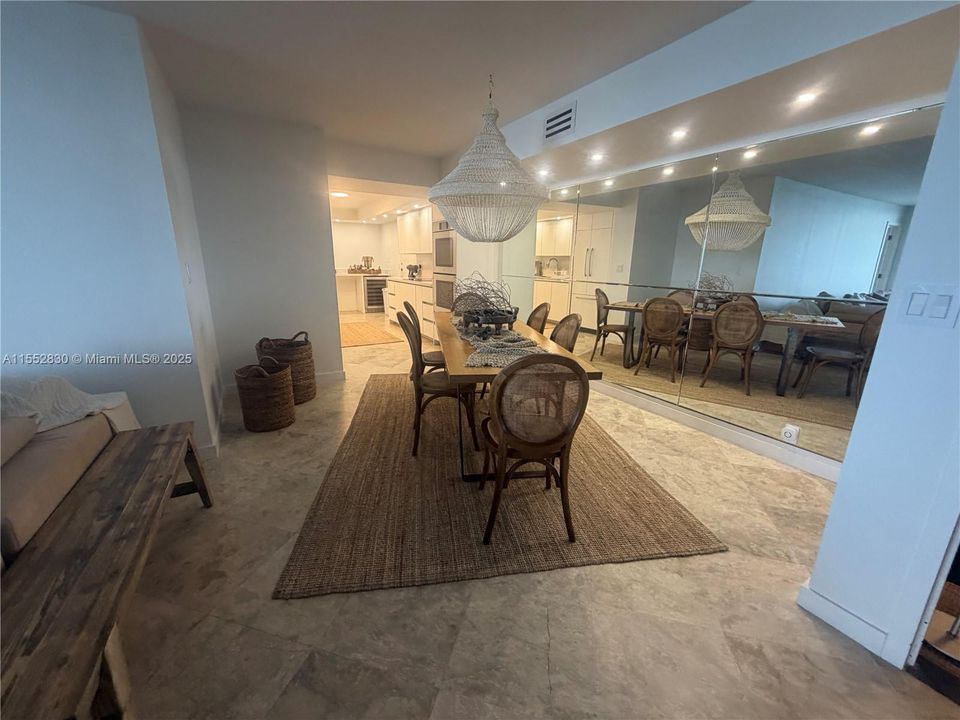 待售: $1,650,000 (2 贝兹, 2 浴室, 1409 平方英尺)