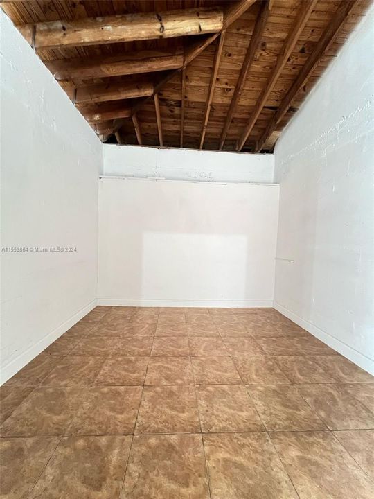 Recently Rented: $3,800 (3 beds, 2 baths, 1427 Square Feet)