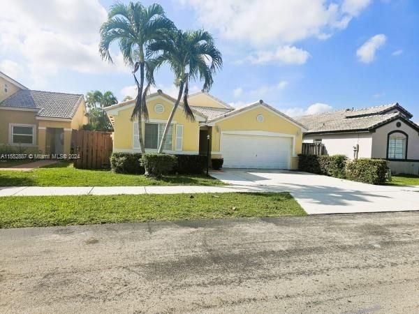 Recently Rented: $3,500 (3 beds, 2 baths, 1631 Square Feet)