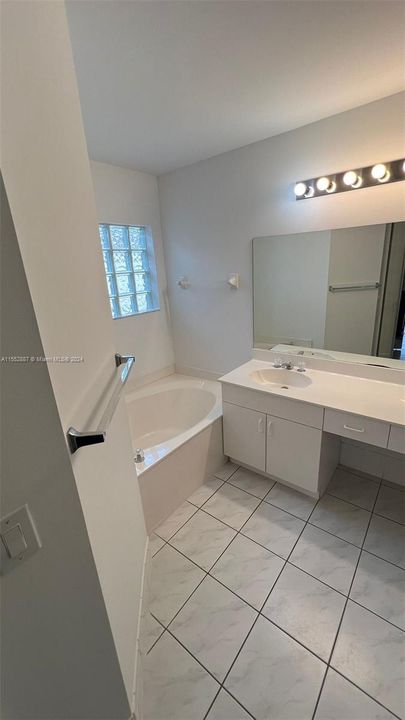 Recently Rented: $3,500 (3 beds, 2 baths, 1631 Square Feet)