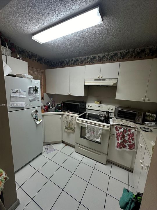For Sale: $255,000 (2 beds, 1 baths, 960 Square Feet)