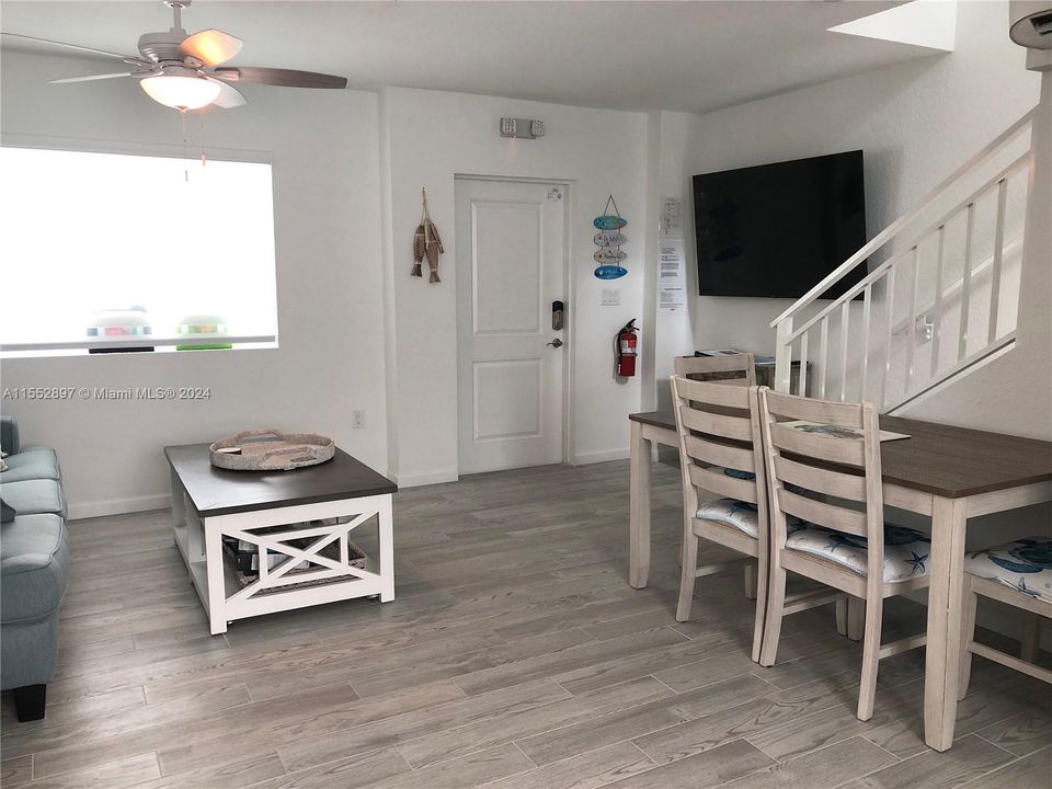For Rent: $5,000 (2 beds, 2 baths, 850 Square Feet)