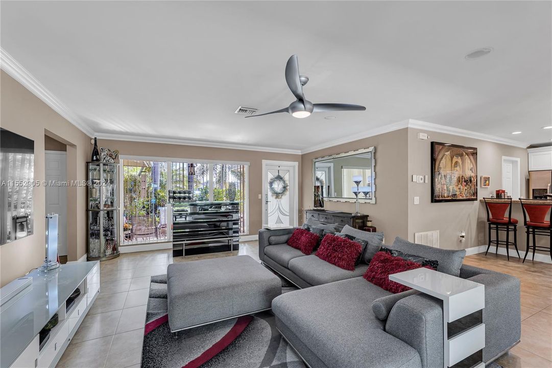 Active With Contract: $1,250,000 (2 beds, 2 baths, 1505 Square Feet)