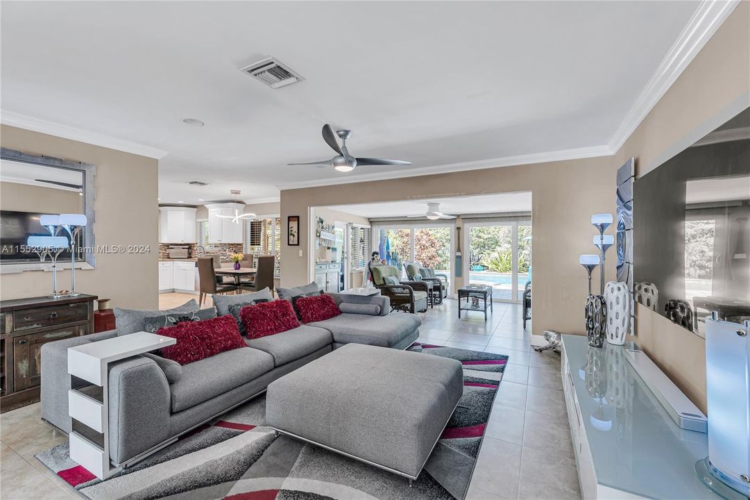 Active With Contract: $1,250,000 (2 beds, 2 baths, 1505 Square Feet)