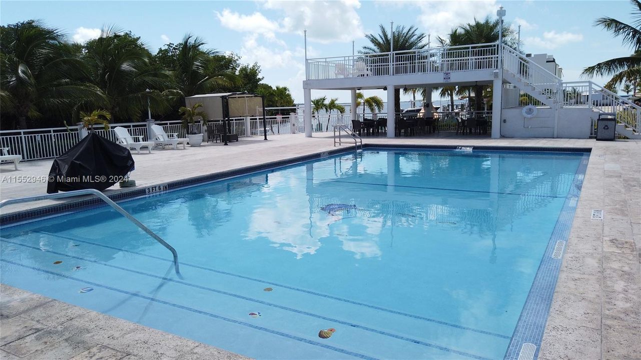 Vendido Recientemente: $650,000 (0.50 acres)