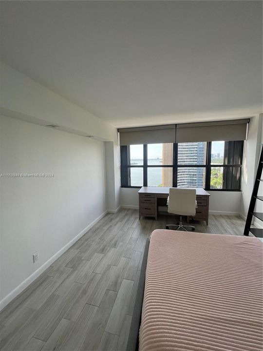 Active With Contract: $3,750 (2 beds, 2 baths, 1316 Square Feet)