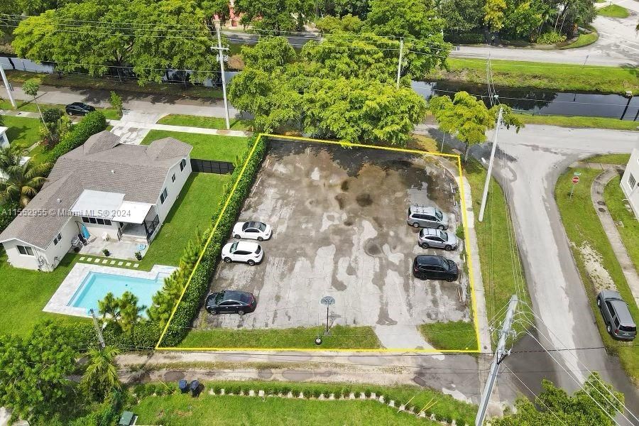 Vendido Recientemente: $535,000 (10,685 sqft)