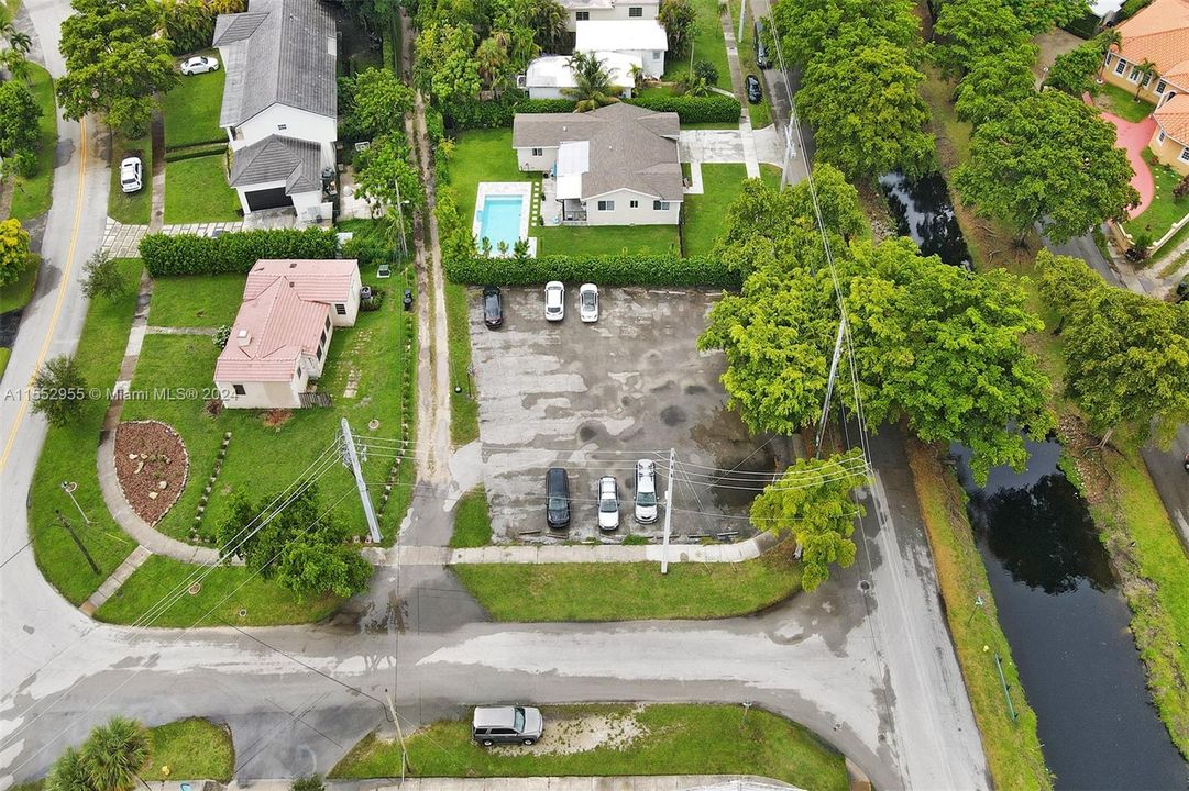 Vendido Recientemente: $535,000 (10,685 sqft)