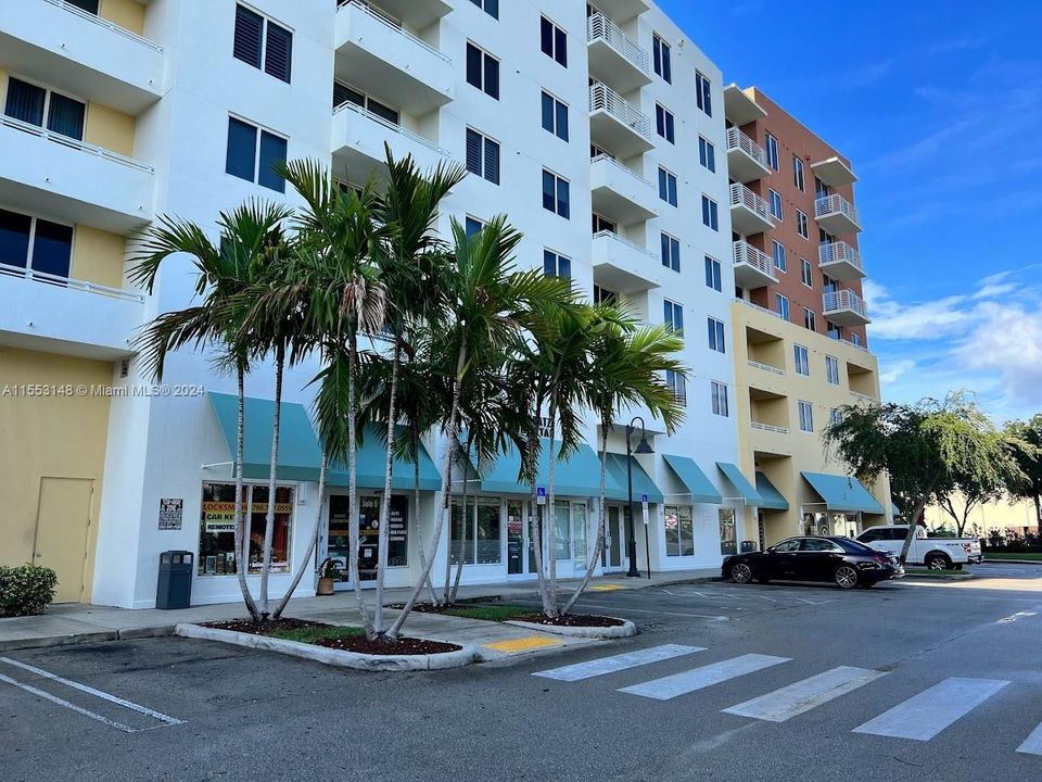 Recently Sold: $425,000 (2 beds, 2 baths, 1074 Square Feet)
