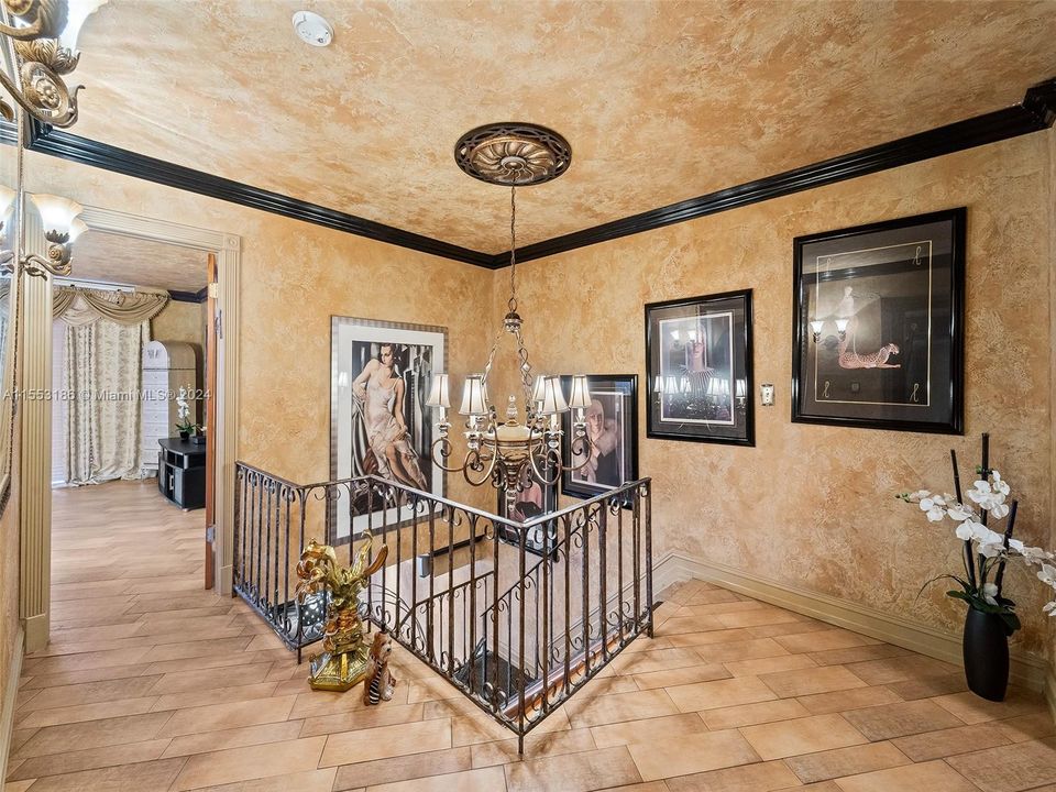 Recently Sold: $550,000 (3 beds, 2 baths, 2083 Square Feet)