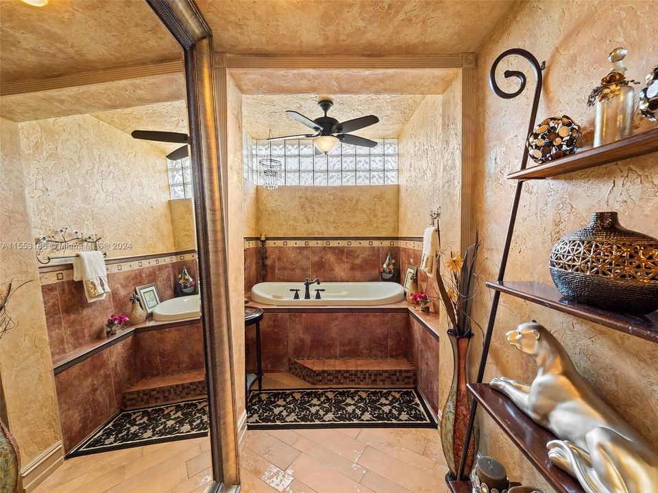 Recently Sold: $550,000 (3 beds, 2 baths, 2083 Square Feet)