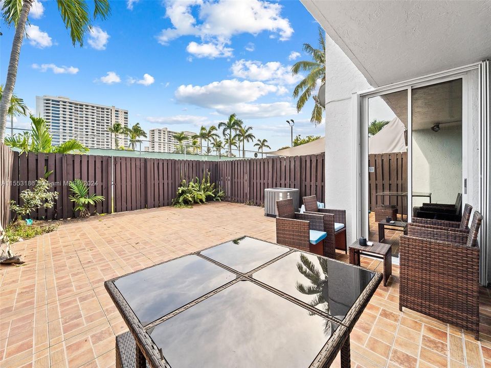 Recently Sold: $550,000 (3 beds, 2 baths, 2083 Square Feet)