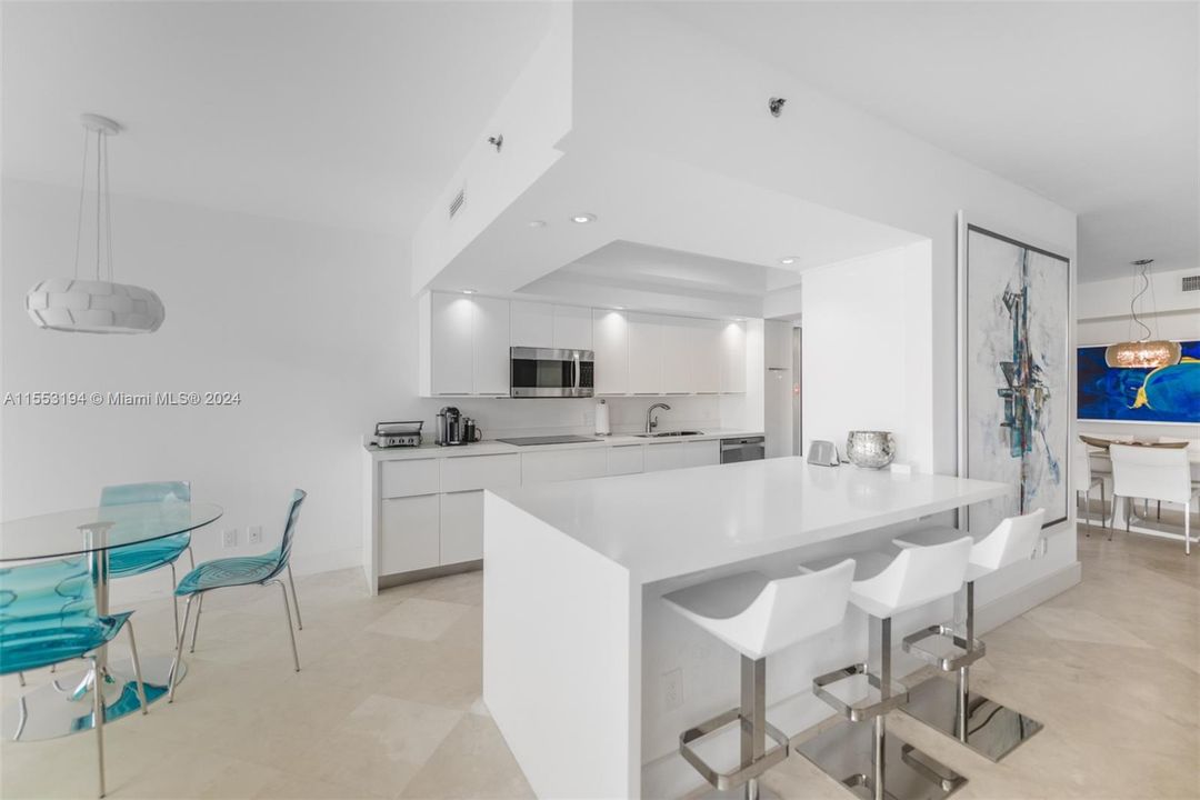 Recently Sold: $1,190,000 (2 beds, 2 baths, 1750 Square Feet)