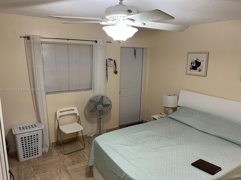 For Sale: $150,000 (1 beds, 1 baths, 650 Square Feet)