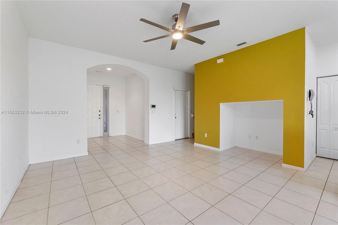 Recently Rented: $2,600 (3 beds, 2 baths, 1579 Square Feet)