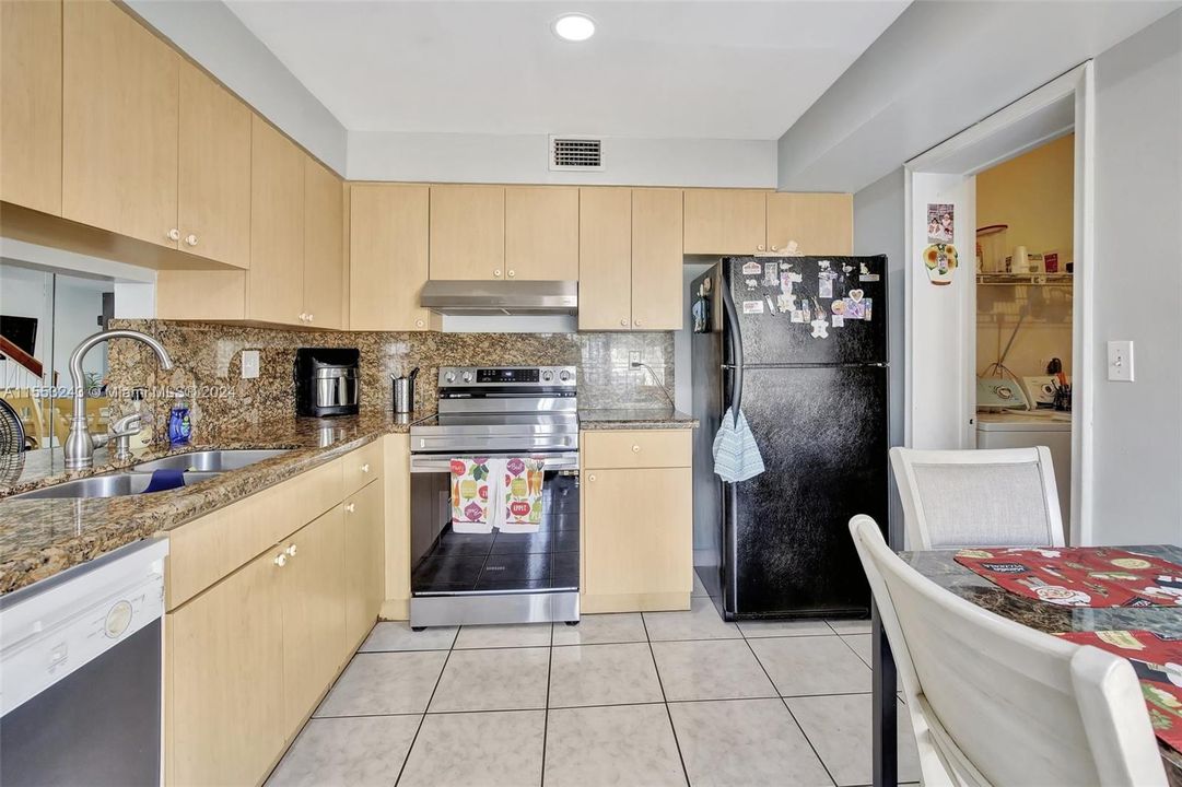 For Sale: $398,900 (3 beds, 2 baths, 1318 Square Feet)