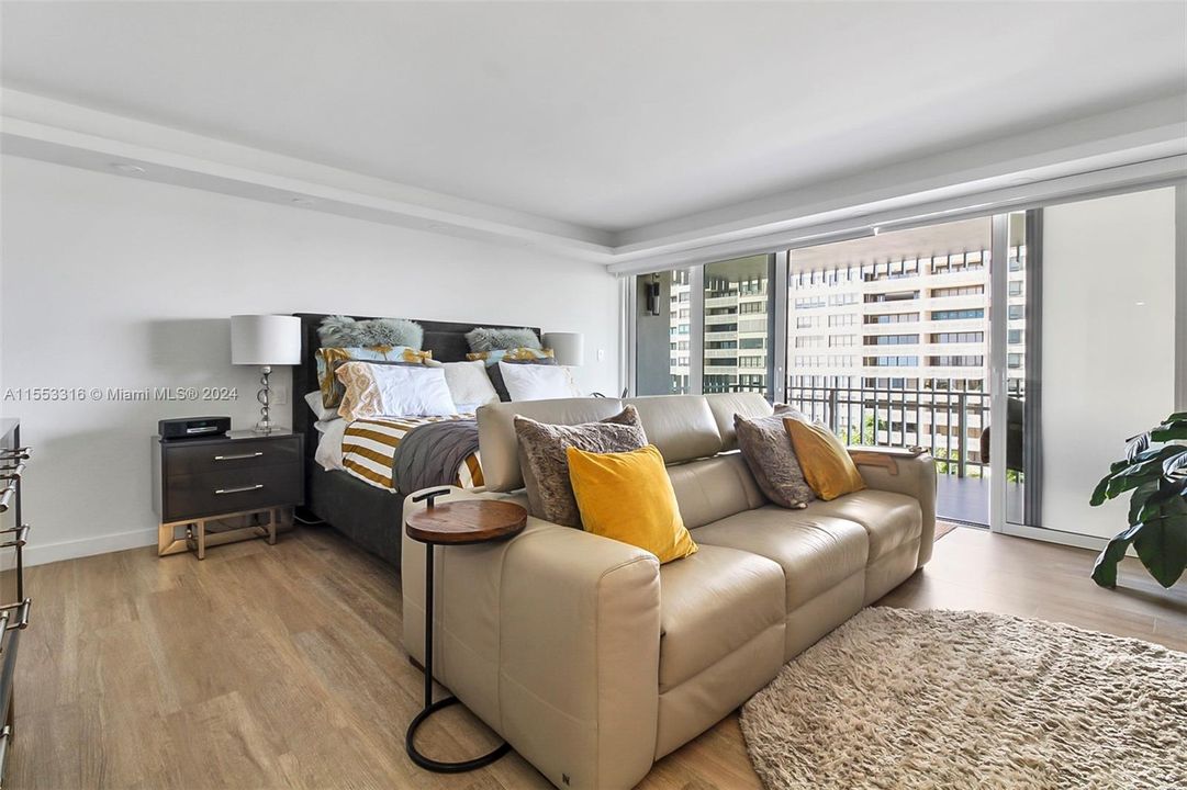 Active With Contract: $2,195,000 (3 beds, 2 baths, 2398 Square Feet)