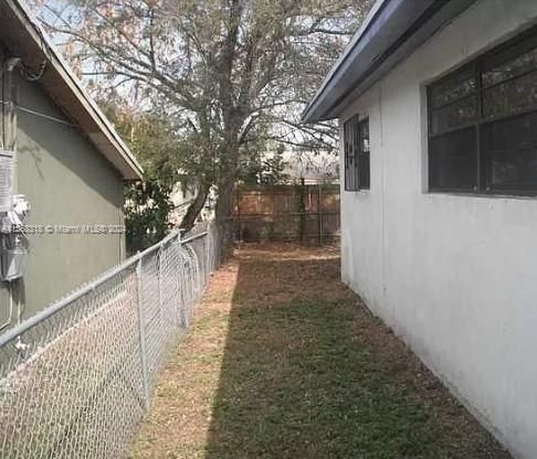 Recently Rented: $3,350 (3 beds, 1 baths, 1324 Square Feet)