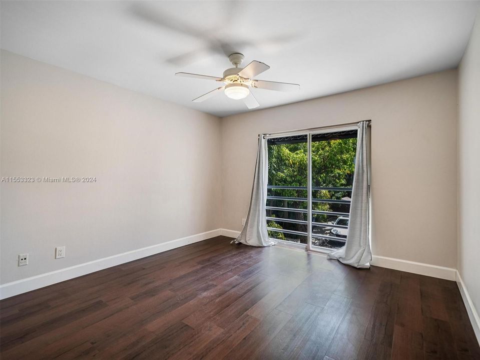 Recently Sold: $775,000 (2 beds, 2 baths, 1047 Square Feet)