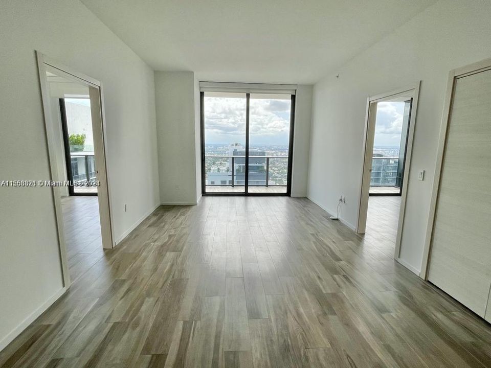 For Sale: $1,180,000 (2 beds, 2 baths, 1253 Square Feet)