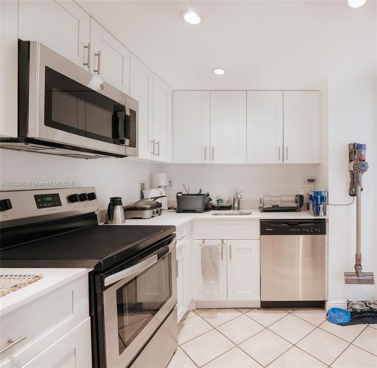 For Sale: $574,900 (2 beds, 2 baths, 1266 Square Feet)