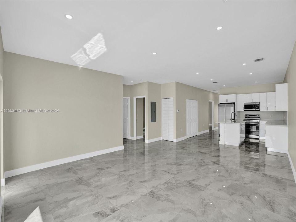 Recently Rented: $3,200 (3 beds, 2 baths, 0 Square Feet)