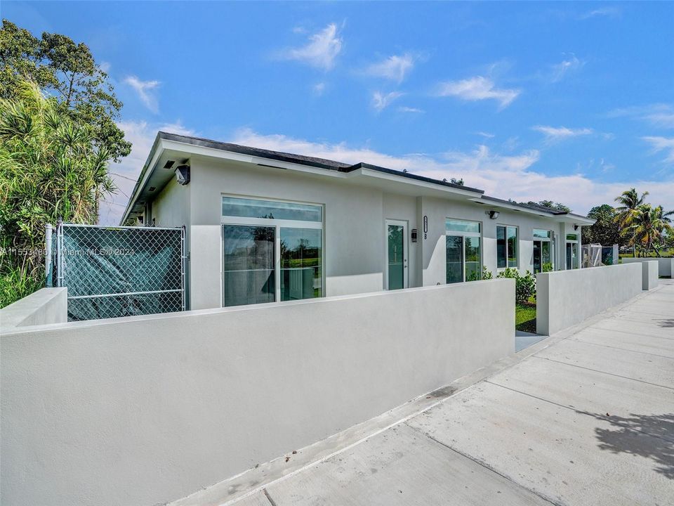 Recently Rented: $3,200 (3 beds, 2 baths, 0 Square Feet)