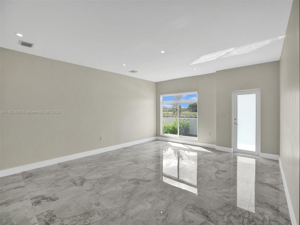 Recently Rented: $3,200 (3 beds, 2 baths, 0 Square Feet)