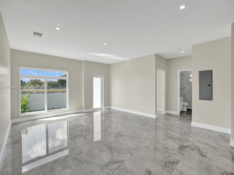 Recently Rented: $3,200 (3 beds, 2 baths, 0 Square Feet)