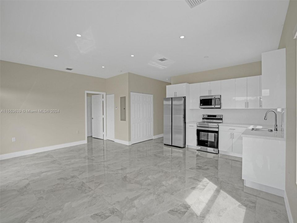 最近租的: $3,200 (3 贝兹, 2 浴室, 0 平方英尺)