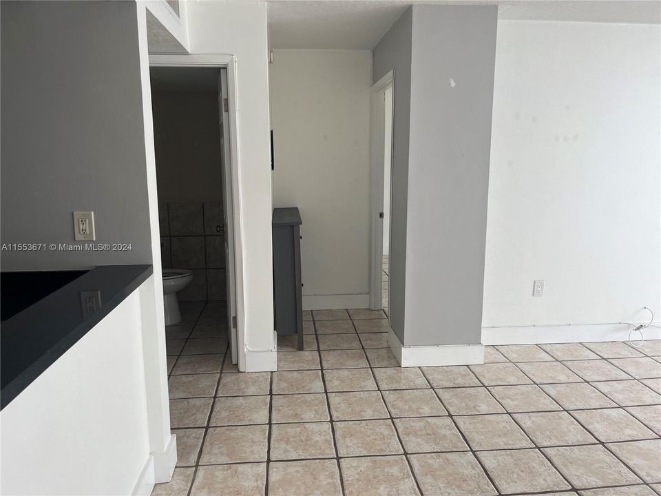 For Sale: $439,000 (1 beds, 1 baths, 768 Square Feet)