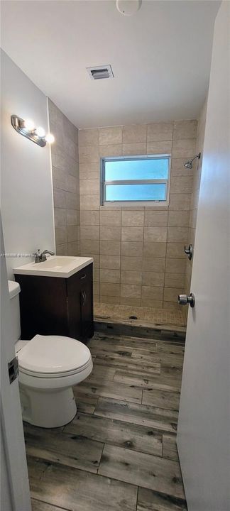 最近租的: $2,550 (3 贝兹, 2 浴室, 1120 平方英尺)